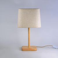 Vente en gros Lampe de table minimaliste en bois massif Lampe en tissu en bois pour la maison moderne