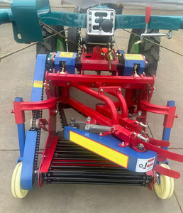 Nouvelle récolteuse d'arachides mini tractée UNIO pour petites surfaces agricoles, faible taux de bris, compatible arachides sèches et humides - Product Image 4