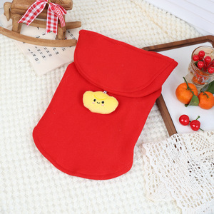 Manteau en laine rouge festif, doublé de polaire, épais et chaud, avec ornements en lingots d'or, idéal pour chats et chiens pendant le Nouvel An chinois. - Product Image 2