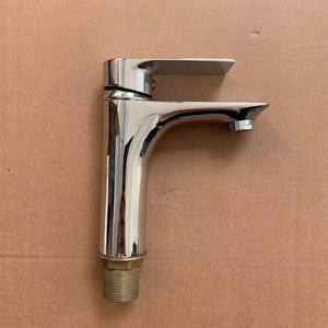 Grifos de lavabo de un solo orificio para baño, mezclador de agua, lavabo - Product Image 1