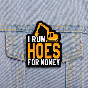 Pin de Esmalte con Diseño de Hombres Corriendo por Dinero, Broche de Metal Creativo, Insignia para Solapa, Joyería, Regalo para Amigos, Venta al por Mayor - Product Image 1