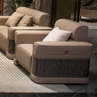 Ensemble de canapés italiens modernes design, accoudoirs texturés verticaux, structure en bois massif, cuir Nappa, 1, 2 ou 3 places, personnalisable
