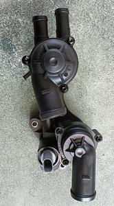 Conjunto de carcasa de termostato de refrigerante de motor 03C121026AR para Seat <span class=keywords><strong>Ibiza</strong></span> VW Jetta 2011-2022 VW Polo 03C121111M 03C121111AM - Product Image 3