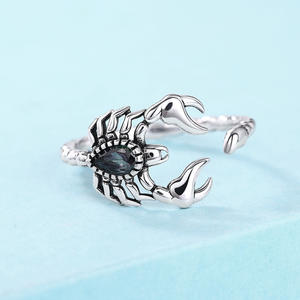 Anillo de cóctel Scorpion T0523, plata 925, cristal talla pera, engaste de bisel con diamantes de imitación, joyería fina unisex - Product Image 5