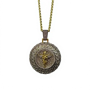 Collier pendentif croix Jésus-Christ en moissanite, charme religieux, bijoux de mode pour homme avec pendentif en cristal - Product Image 1