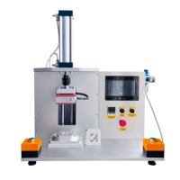 Machine de remplissage automatique de liquides de laboratoire pour l'emballage de petits sachets de détergent et le développement de produits