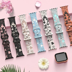 Bracelet de montre en silicone Forwelleny, artisanat sculpté Château <span class=keywords><strong>Mickey</strong></span> pour <span class=keywords><strong>Apple</strong></span> <span class=keywords><strong>Watch</strong></span> Series 11 10 9 8 7 6 5 4 3 SE Ultra 2 - Product Image 2