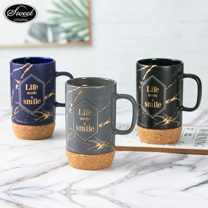 Ensemble de tasses de 15 oz en gros grande <span class=keywords><strong>tasse</strong></span> à café en céramique avec fond en liège et couvercle anti-éclaboussures pour maman <span class=keywords><strong>papa</strong></span> grande <span class=keywords><strong>tasse</strong></span> pour café latte thé - Product Image 3