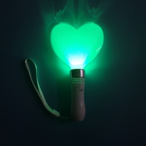 Logotipo de personalización Fiesta en forma de corazón Evento de concierto Dark LED stick <span class=keywords><strong>Glowstick</strong></span> - Product Image 3