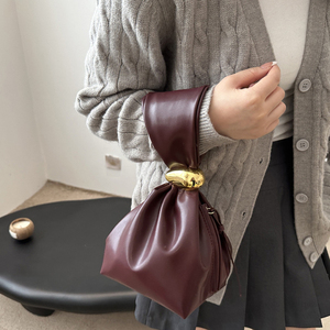 Wholesale Vintage Pleated Design Fashion Clutch Crossbody <strong>Bag</strong> PU Leather Knot Top Handle <strong>Bag</strong> for Women - Product Image 1