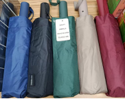 Ombrello Pieghevole in Poliestere con Palo in Alluminio, Design Minimalista per Uso Esterno e Protezione dalla Pioggia - Product Image 3