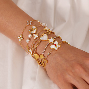 Bracciale da Donna Regolabile in <span class=keywords><strong>Acciaio</strong></span> Inossidabile Placcato Oro con Zirconia Cubica e Conchiglia per Occasioni Casual - Product Image 1