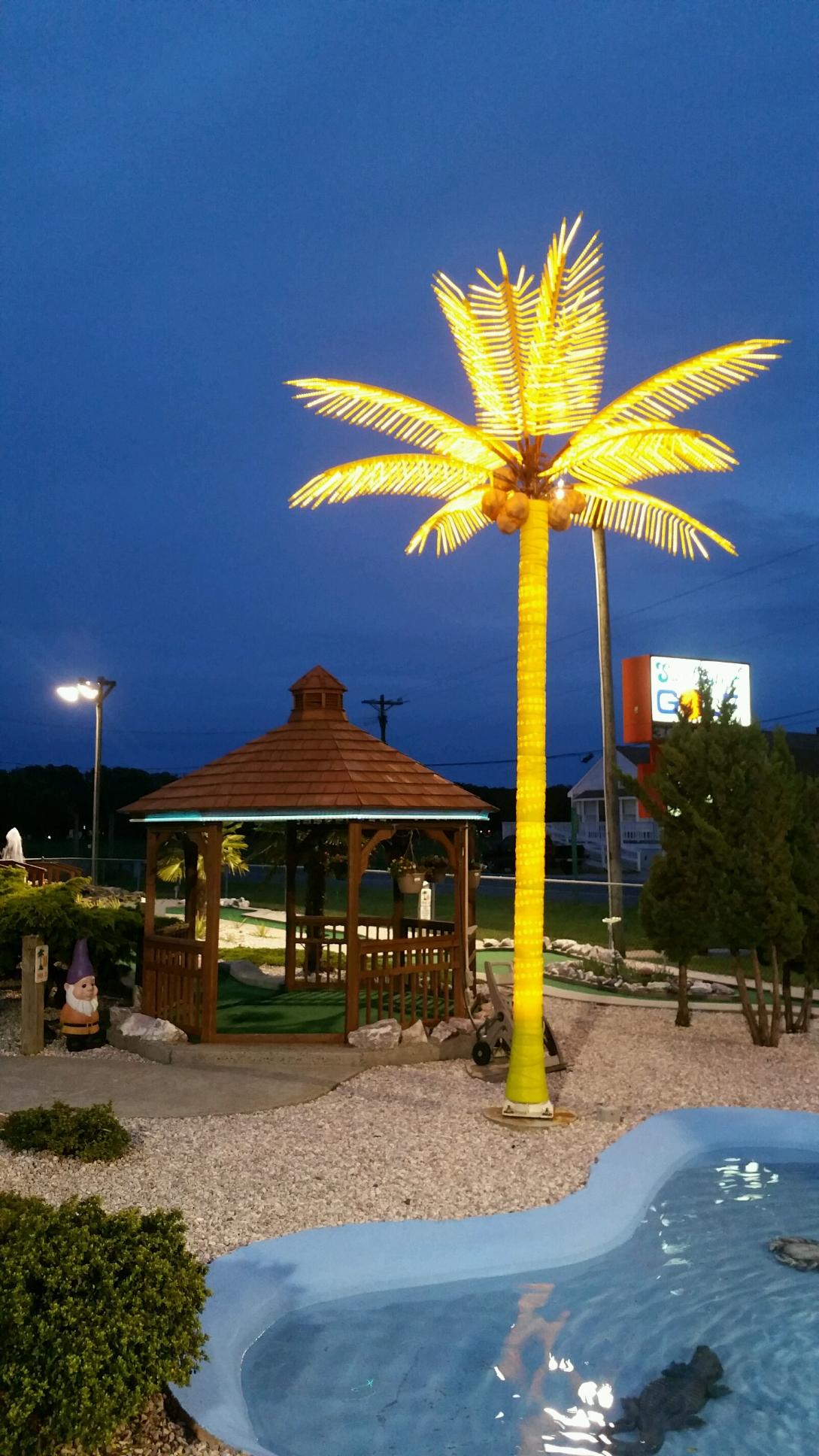 Palm Tree Lights - Decorative Outdoor Street Lights