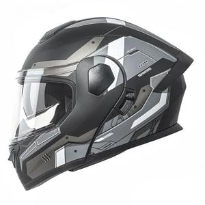 <span class=keywords><strong>หมวก</strong></span><span class=keywords><strong>กัน</strong></span><span class=keywords><strong>น็อค</strong></span>สไตล์แบล็ค<span class=keywords><strong>กัน</strong></span><span class=keywords><strong>ดั้</strong></span><span class=keywords><strong>ม</strong></span> ได้รับการรับรองมาตรฐาน DOT โครงสร้าง ABS น้ำหนักเบา พร้อ<span class=keywords><strong>ม</strong></span>แผ่นปิดหน้าแบบคู่ - Product Image 1