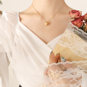 Collier pendentif boule brillante boule mate plaqué or 18 carats en acier inoxydable de style minimaliste pour cadeau femme - Product Image 3