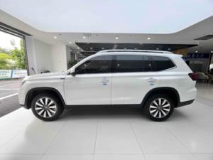 Roewe <span class=keywords><strong>RX8</strong></span> SUV Automático con Volante a la Izquierda y Neumáticos R18 - Amplio Espacio y Rendimiento, Auto Usado de Tamaño Mediano a Grande - Product Image 3