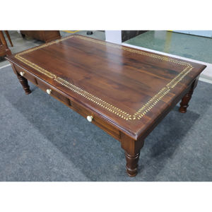 Nueva mesa de centro de madera de teca, la más vendida, con incrustaciones de hueso en la parte superior y perillas de hueso. - Product Image 4