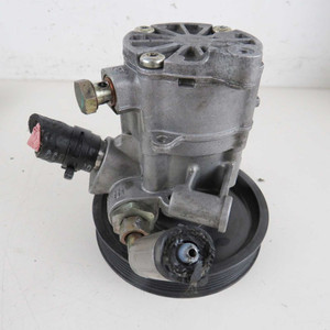 Pompa del servosterzo 0024669501 Mercedes Classe C W203 2000-2007 usata (47537) - Product Image 1