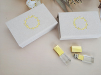 Boîte à couverture rigide en velours pour cartes de mariage en or avec gaufrage sur mesure Boîte à invitations en lin de mariage de luxe de 5*7 pouces avec enveloppe