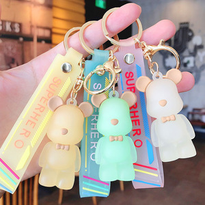 Llavero de Silicona con Forma de Oso Violento con Corbata de Moño, Creativo, para Mochila, Coche, Colgante, Decoración Moderna, Regalos Pequeños de Máquina de Garras - Product Image 3