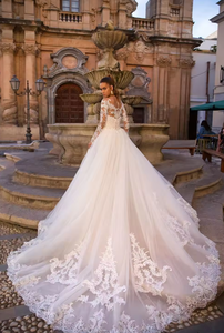 NDB10879 Abito da Sposa a Sirena Sexy con Strascico Staccabile, Ultimo Modello con Spalle Scoperte, Maniche Lunghe in Pizzo e Chiusura Posteriore con Bottoni - Product Image 3