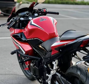 Honda1 CBR400 Streetbike d'occasion, cylindrée 400cc, hauteur de selle 790 mm, accessoires améliorés, apparence neuve 9.9 - Product Image 3