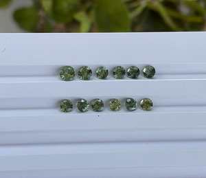 Zafiro Verde Natural |   Zafiro de Corte Brillante Redondo |   OM GEMS |   Todos los Tamaños |   Zafiro para Anillos de Boda y Compromiso - Product Image 3