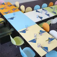 Meja Restoran Batu Buatan Makanan Cepat Saji dengan Logo Taplak Meja dengan Kaki Kuat Logam Yang Disesuaikan
