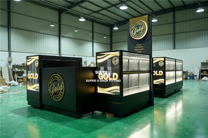 Vetrina Espositiva Personalizzata per Acquirenti di Oro, Bancone in Vetro con Illuminazione a LED e Lightbox del Marchio per Negozi di Gioielli e Metalli Preziosi - Product Image 2