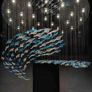 Lustre suspendu LED de luxe en aluminium sur mesure, avec feuilles d'érable en verre de cristal, pour hall d'hôtel et villa - Product Image 4