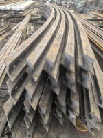 Machine de chantier ferroviaire lourde pour ponts en structure métallique avec services de soudage et de découpe