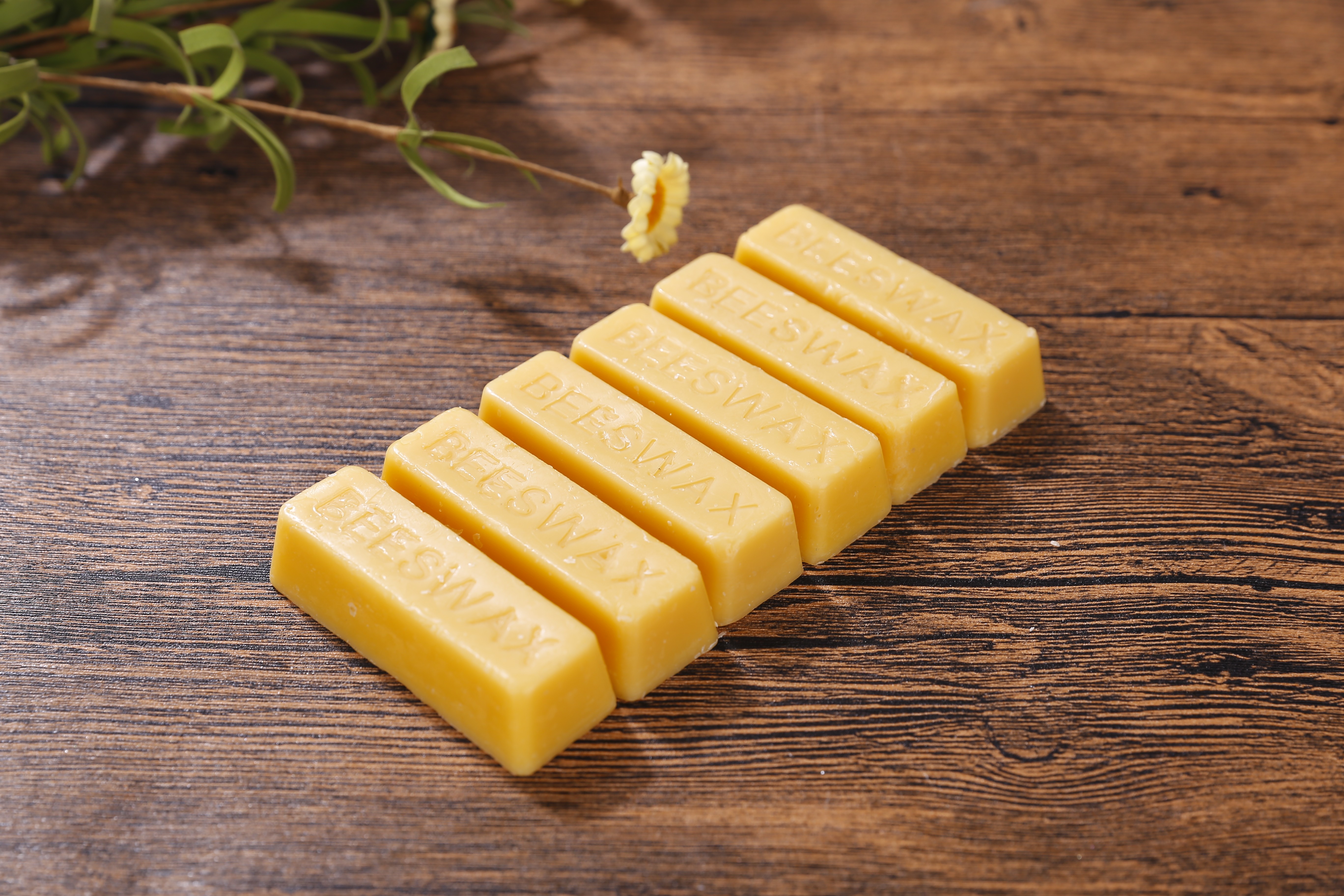 100% Organic Pure Beeswax Block 28g Handmade Yellow Food Cosmetic Grade Beeswax Bar