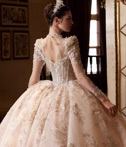 Robe de mariée de luxe vintage à sequins et perles ZX-2258, robe de bal élégante de princesse à manches longues avec traîne longue - Product Image 6