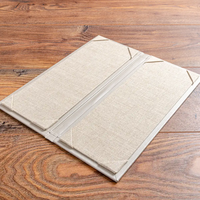 Porte-menu demi-A4 style minimaliste pour pub et café, taille personnalisable, couverture de menu avec marquage à chaud