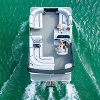 Perahu Pontoon Tritoon Mewah 2026, Perahu Wakeboard Aluminium Fiberglass Mewah dengan Motor Trailer, Desain Baru untuk Drifting