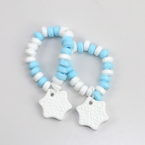 Bracelet de bonbons en forme de cœur, flocon de neige, Père Noël et sapin de Noël, saveur fruitée, pour enfants, idéal pour les collations et Noël - Vente en gros - Product Image 2
