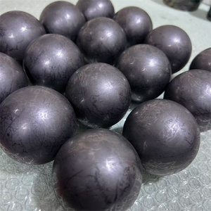 Sfera di Shungite nera naturale 50mm | Sfera di pietra di carbonio lucidata per protezione EMF, purificazione dell'acqua e guarigione spirituale - Product Image 5