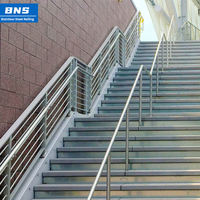 Fabricant de rampes en acier inoxydable, rampes d'escalier en métal sur mesure, garde-corps à tubes horizontaux, service OEM