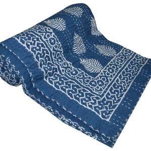 Nouvelle vente en gros de couvre-lit Kantha ethnique naturel teint à la main, couvre-lit en coton Kantha tissé à la main avec imprimé de feuilles pour un usage domestique - Product Image 3