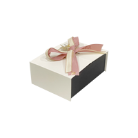 Calendrier de l'Avent de Noël personnalisé Emballage en carton Fermeture à ruban pour double porte ouverte Matériau éponge recyclé Stratification mate