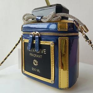 Bolso de Mano de Lujo con Forma de Botella de Perfume, Material PU, Diseño Clásico, Adornado con Pedrería Brillante y Cadena - Product Image 6