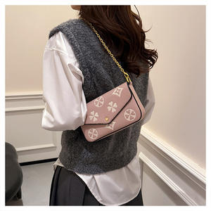 Bolso de Diseño con Patrón Geométrico en Relieve, Material PU, Cadenas, Dos Correas, Forro de Poliéster - Product Image 4