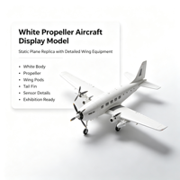 Modèle d'avion à hélices blanches personnalisé avec structure statique, pods d'aile et équipement de capteurs détaillé