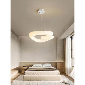 Lámpara Colgante LED Moderna Minimalista de Altura Ajustable en Forma de Donut, Estilo Nórdico de Moda para un Dormitorio Principal Acogedor o Habitación Infantil - Product Image 1