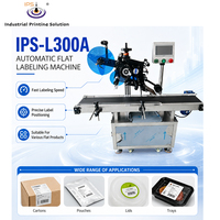 Machine d'étiquetage de cartes en ligne IPS-L300A, haute précision 0,1 mm, PLC avec convoyeur, applicateur d'étiquettes autocollantes automatique