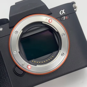 Appareil photo hybride professionnel <span class=keywords><strong>Sony</strong></span> A7R <span class=keywords><strong>III</strong></span> d'occasion avec objectif 24-70, appareil photo plein format d'occasion pour le vlogging, sortie haute définition 4K - Product Image 6