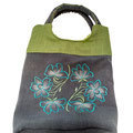 กระเป๋าปักลายดอกไม้ - Product Image 1