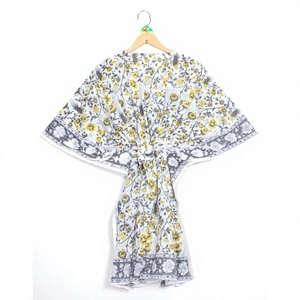 Vestido Cruzado de Algodón Tejido con Estampado Floral y Mangas Murciélago, Transpirable para Verano e Invierno, con Lazo Delantero, Casual para Mujer - Product Image 1