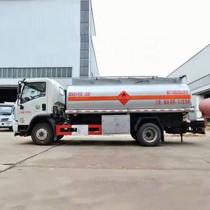 Camion-citerne à carburant en acier au carbone 4x2, neuf, capacité 5001-10000L, véhicule de livraison d'essence, marque FAW/Howo - Product Image 3