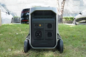 Estación de Energía Portátil DELTA Pro 3 de 4096 Wh y 4000 W, Expandible, con Batería LFP, para Uso en el Hogar y al Aire Libre, Envío Gratuito - Product Image 1